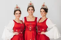 Começa nesta quinta-feira (4), a 21ª Festa Nacional do Moranguinho em Bom Princípio. As soberanas eleitas, rainha Amanda Rauber Winter e princesas Bruna Daiane Backes e Cauane Jéssica Klering receberão os visitantes.<!-- NICAID(16116175) -->