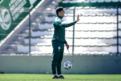 Técnico Thiago Carpini em treinamento do Juventude no Alfredo Jaconi.<!-- NICAID(16123295) -->