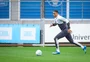 Contrato até o fim do ano e cláusula de renovação automática com o Grêmio; entenda a situação de Carlos Vinícius