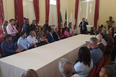 Ministro do Trabalho, Luiz Marinho, visita a a Serra nesta segunda (20). Na foto, ele visita Prefeitura de Bento Gonçalves<!-- NICAID(15380234) -->