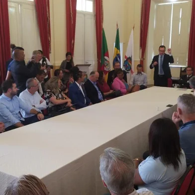 Ministro do Trabalho, Luiz Marinho, visita a a Serra nesta segunda (20). Na foto, ele visita Prefeitura de Bento Gonçalves<!-- NICAID(15380234) -->
