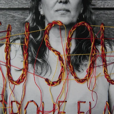 Artista Deise Lume faz exposição “Históricas” no Prataviera ShoppingMostra é uma provocação à retomada do protagonismo feminino da própria história e dá visibilidade ao corpo da mulher, inspirando a aceitação e o amor-próprio, valorizando histórias de vida e quebrando padrões<!-- NICAID(15697340) -->