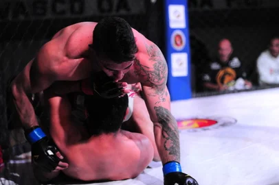 CAXIAS DO SUL, RS, BRASIL, 14/05/2016. 10º JVT Championchip, no ginásio do Vascão. Competição de luta nos estilos Muay thai, MMA, Vale-tudo. Fotos para ensaio da contracapa. (Porthus Junior/Pioneiro)<!-- NICAID(12200503) -->