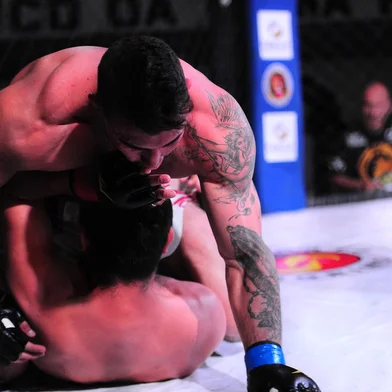 CAXIAS DO SUL, RS, BRASIL, 14/05/2016. 10º JVT Championchip, no ginásio do Vascão. Competição de luta nos estilos Muay thai, MMA, Vale-tudo. Fotos para ensaio da contracapa. (Porthus Junior/Pioneiro)<!-- NICAID(12200503) -->