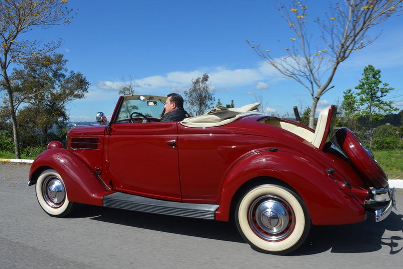 Ford Modelo 18 Cabriolet 1936, da família Pegoraro, de Bento Gonçalves<!-- NICAID(15598092) -->