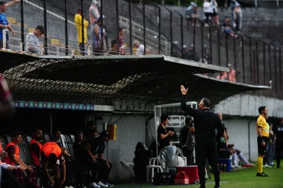 CAXIAS DO SUL, RS, BRASIL, 15/02/2024. Jogo SER Caxias e São José no estádio Centenário. (Neimar De Cesero/Agência RBS)<!-- NICAID(15977287) -->