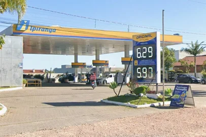 Posto Ipiranga da Avenida Edgar Pires de Castro, na Hípica<!-- NICAID(16242077) -->