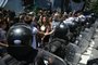 Riot police stand guard during a demonstration of the State Workers Association (ATE) against the government of Argentina's President  Javier Milei in Buenos Aires on December 22, 2023. (Photo by JUAN MABROMATA / AFP)<!-- NICAID(15635003) -->