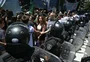 Argentina: Milei ameaça  fazer consulta popular se Congresso rejeitar "decretaço"
