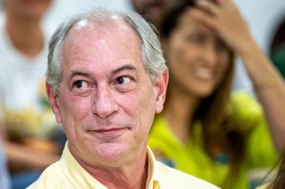 Stephan Eilert / AFP Presidential candidate Ciro Gomes of the Democratic Labour Party looks on after casting his vote during the legislative and presidential election, in Fortaleza, Brazil, on October 2, 2022. Voting began early Sunday in South America's biggest economy, plagued by gaping inequalities and violence, where voters ar expected to choose between far-right incumbent Jair Bolsonaro and leftist front-runner Luiz Inacio Lula da Silva, any of which must garner 50 percent of valid votes, plus one, to win in the first round. (Photo by Stephan Eilert / AFP)Editoria: POLLocal: FortalezaIndexador: STEPHAN EILERTSecao: electionFonte: AFPFotógrafo: STR<!-- NICAID(16265805) -->
