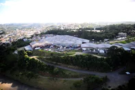 CAXIAS DO SUL, RS, BRASIL, 20/02/2024. 34ª Festa Nacional da Uva no Parque Mário Bernardino Ramos (Pavilhões da Festa da Uva). Passeio de helicóptero. Vistas aéreas de Caxias do Sul. (Porthus Junior/Agência RBS)<!-- NICAID(15685745) -->
