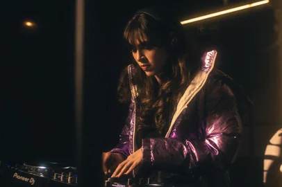 A cantora, compositora e DJ Pri Pach, destaque do selo Alma Music, fará sua estreia no RS, com dois shows neste final de semana. A primeira apresentação será no Cafe de La Musique, em Caxias do Sul, no dia 21 de julho (sexta-feira). O repertório do set da DJ será composto por muito pop, funk e trap, além de conter músicas autorais com live vocal da artista.<!-- NICAID(15484630) -->
