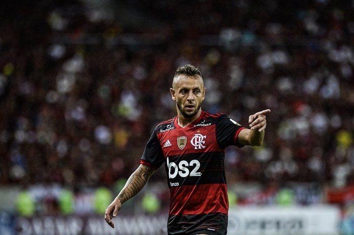 Flamengo desiste de contratar Rafinha; mas Grêmio descarta interesse