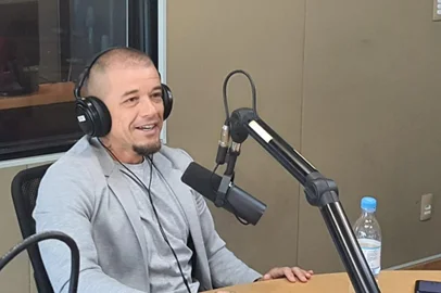 *A PEDIDO DE CRISTIEL GASPARETTO* *EM BAIXA* D'Alessandro na Rádio Gaúcha - Foto: Cristiano Munari/Agência RBS<!-- NICAID(15184921) -->