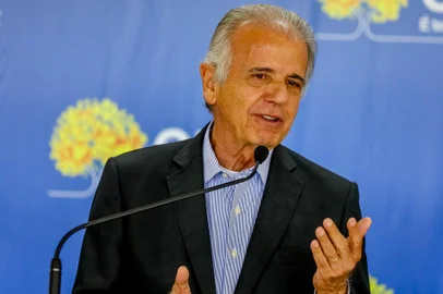 Governador do DF, Ibaneis Rocha, futuro ministro da Segurança e Justiça, Flávio Dino, e futuro Ministro da Defesa, José Mucio Monteiro, falam sobre segurança na posse de Lula, em Brasília, após ameaça de atentado a bomba<!-- NICAID(15305526) -->