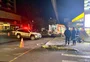 Uma pessoa fica gravemente ferida após acidente entre dois carros no Centro de Passo Fundo