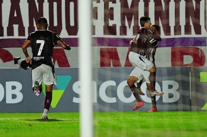 Descrição: CAXIAS DO SUL, RS, BRASIL, 12/04/2026. Caxias x Confiança, jogo válido pela segunda rodada da Série C do Campeonato Brasileiro e realizado no estádio Francisco Stédile (estádio Centenário). (Porthus Junior/Agência RBS)Indexador: BTK                             <!-- NICAID(16264387) -->