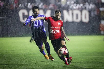 Brasil de Pelotas e Esportivo se enfrentam pelo jogo de ida das quartas de final da Divisão de Acesso<!-- NICAID(16379463) -->