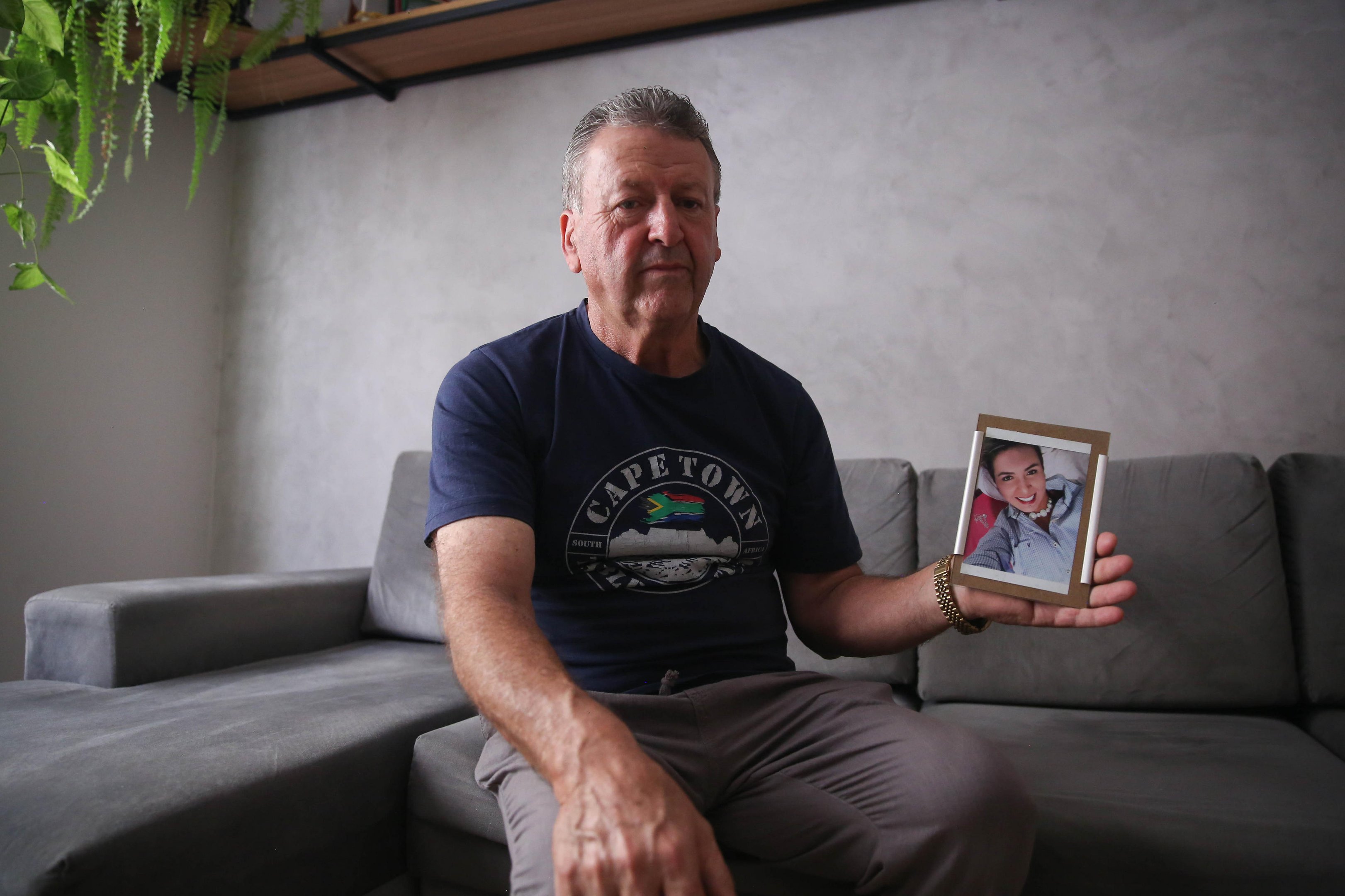 Cinco anos depois, familiares de v&iacute;tima ainda aguardam por julgamento de feminic&iacute;dio ocorrido no centro de Caxias