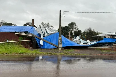 Estargos do temporal em São Luiz Gonzaga. Fotos utilizadas na coluna do Carpinejar.<!-- NICAID(15791359) -->