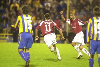 *** Inter X Rosário - V. Friolin ***Inter X Rosário Central pela Copa Sul Americana 2005 no estádio Gigante de Arroyito, em Rosário, na Argentina. O time gaúcho ganhou por 1 a 0.<!-- NICAID(1707247) -->