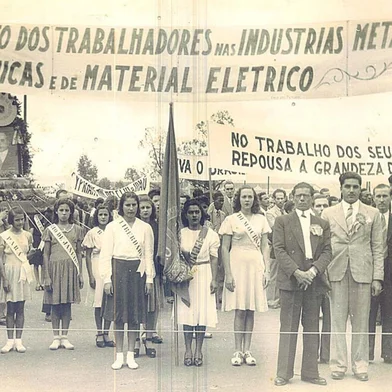Sindicato dos Metalúrgicos da Grande Porto Alegre1º de maio da década de 1940<!-- NICAID(16334874) -->