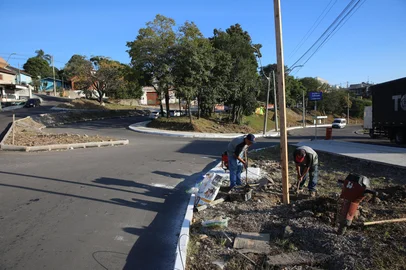 CAXIAS DO SUL, RS, BRASIL, 23/04/2025. Obras de acesso ao bairro Planalto, no entroncamento da BR-116 com rótula da Avenida Marcopolo, devem começar nesta quinta-feira (24). (Porthus Junior/Agência RBS)<!-- NICAID(16022852) -->