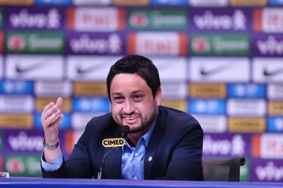 O técnico Arthur Elias anunciou, na tarde desta quinta-feira (9), as convocadas da Seleção Brasileira Feminina para a próxima data Fifa. Serão 23 atletas à disposição para os amistosos contra Inglaterra e Itália.<!-- NICAID(16142648) -->