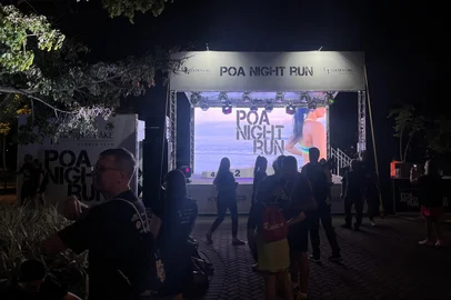 Corrida noturna POA Night Run chega à 16ª edição em Porto Alegre.<!-- NICAID(15996395) -->