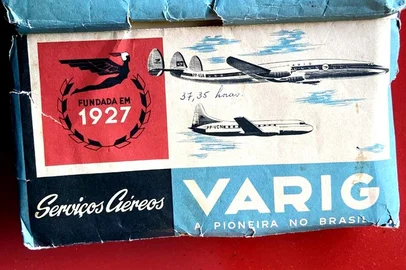 Capa de envelope para passagens aéreas.<!-- NICAID(15386987) -->