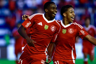 Porto Alegre, RS, Brasil - Campeonato Gaúcho 2026. Chegada do Internacional do Estádio Francisco Noveletto, o Passo D’Areia, para enfrentar o Monsoon.<!-- NICAID(16205037) -->