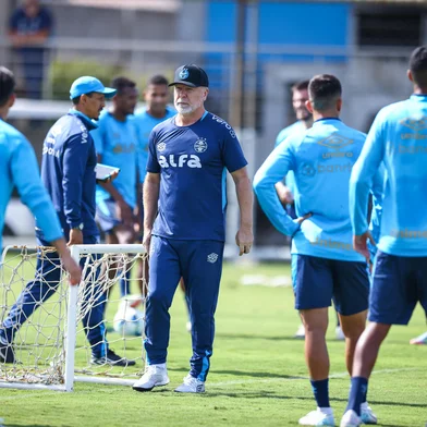 RS - FUTEBOL/ TREINO GREMIO 2025 - ESPORTES - Jogadores do Gremio realizam treino tÃ©cnico durante a manha desta terca-feira, no CT Luiz Carvalho, na preparaÃ§Ã£o para a partida valida pela Copa Sul-Americana 2025. FOTO: LUCAS UEBEL/GREMIO FBPA<!-- NICAID(16021783) -->