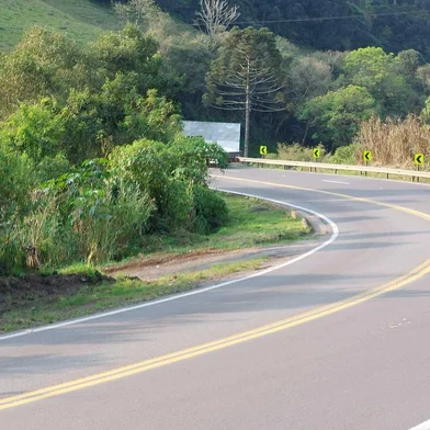 Acesso na RS-122, próximo à “curva da morte” em Farroupilha, passará por modificações  <!-- NICAID(15845152) -->