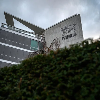 A picture taken on November 19, 2020 shows the headquarters of Swiss food giant Nestle in Vevey ahead of a November 29, 2020 nationwide vote on a people's initiative to impose due diligence rules on Swiss-based firms active abroad. (Photo by Fabrice COFFRINI / AFP)Editoria: POLLocal: VeveyIndexador: FABRICE COFFRINISecao: process industryFonte: AFPFotógrafo: STF<!-- NICAID(15119523) -->