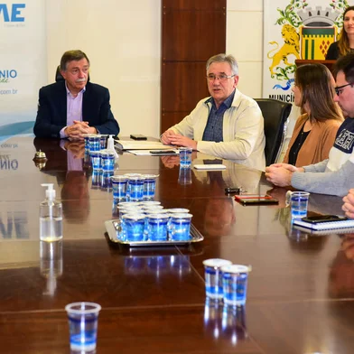Prefeitura de Caxias do Sul e Samae assinam ordem de início para projeto para instalação de energia solar em propriedades da autarquia<!-- NICAID(15202534) -->