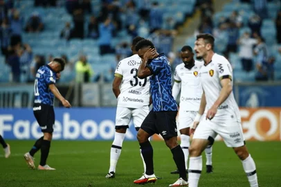 PORTO ALEGRE, RS, BRASIL - 03.10.2021 - O Grêmio recebe o Sport na Arena, em jogo válido pela 23ª rodada do Brasileirão. Partida marca a volta da torcida à Arena durante a pandemia. (Foto: Félix Zucco/Agencia RBS)<!-- NICAID(14905147) -->