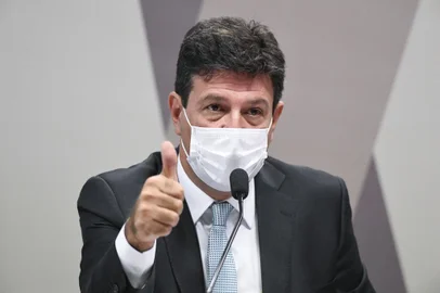 CPIPANDEMIA - Comissão Parlamentar de Inquérito da PandemiaComissão Parlamentar de Inquérito da Pandemia (CPIPANDEMIA) realiza oitiva do ex-ministro de Estado da Saúde.A Comissão Parlamentar de Inquérito investiga ações do governo federal no enfrentamento da pandemia e aplicação de recursos da União transferidos para estados, Distrito Federal e municípios para essa finalidade. A reunião acontece no formato semipresencial por decisão do presidente do Senado Federal.Mesa:ex-ministro de Estado da Saúde, Luiz Henrique Mandetta;presidente da CPIPANDEMIA, senador Omar Aziz (PSD-AM).Foto: Jefferson Rudy/Agência SenadoIndexador: Jefferson RudyFonte: Agência SenadoFotógrafo: jr<!-- NICAID(14774067) -->