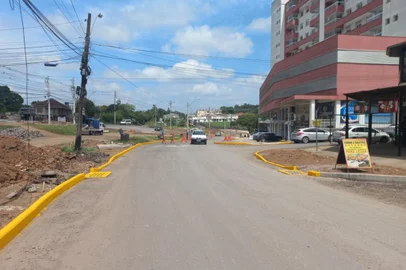 Obras de revitalização no acesso ao Desvio Rizzo, em Caxias, param por sete dias<!-- NICAID(15634245) -->