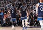 Sem Curry, Warriors perdem para os Timberwolves, que empatam a série na NBA