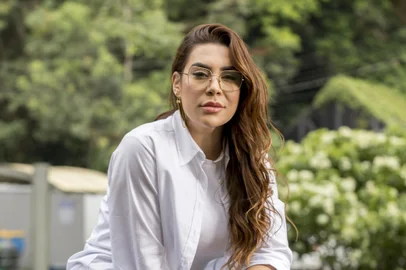 Naiara Azevedo<!-- NICAID(15613468) -->