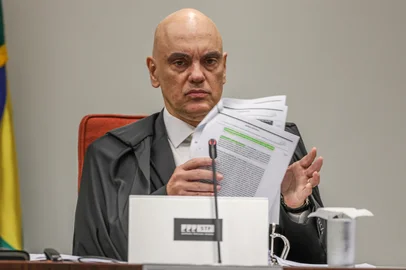 Brasília (DF), 10/06/2025 - O ministro do Supremo Tribunal Federal (STF) Alexandre de Moraes começa a ouvir os réus do núcleo 1 na ação da trama golpista, os interrogatórios ocorrerão presencialmente na sala de julgamentos da primeira turma da corte Foto: Valter Campanato/Agência Brasil<!-- NICAID(16073596) -->