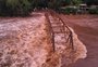 VÍDEO: ponte de ferro entre Farroupilha e Nova Roma do Sul é levada pela água