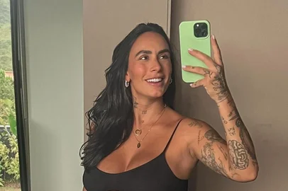 Clara Maia publica alerta após filho de 1 mês engasgar com leite.<!-- NICAID(15781674) -->