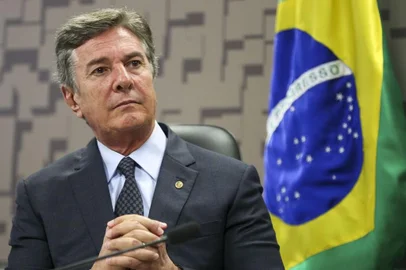 A Procuradoria-Geral da República (PGR) defendeu nesta quarta-feira, 10, a condenação do ex-presidente Fernando Collor a 22 anos e oito meses de prisão.<!-- NICAID(15425585) -->
