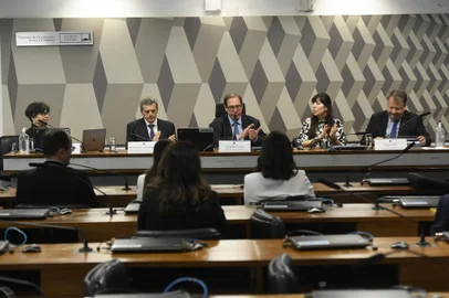 ComissÃ£o de juristas responsÃ¡vel por apresentar o anteprojeto de atualizaÃ§Ã£o do CÃ³digo Civil (CJCODCIVIL) realiza reuniÃ£o para apresentaÃ§Ã£o do relatÃ³rio final pelos relatores gerais da comissÃ£o. Mesa: relatora da CJCODCIVIL, desembargadora aposentada do Tribunal de JustiÃ§a de SÃ£o Paulo (TJSP), Rosa Maria de Andrade Nery; vice-presidente da CJCODCIVIL, ministro do Superior Tribunal de JustiÃ§a (STJ), Marco AurÃ©lio Bellizze; presidente da CJCODCIVIL, ministro do Superior Tribunal de JustiÃ§a (STJ), Luis Felipe SalomÃ£o; relator da CJCODCIVIL, professor da Escola Superior de Advocacia da Ordem dos Advogados do Brasil â SÃ£o Paulo (ESAOABSP), FlÃ¡vio Tartuce. Foto: Jefferson Rudy/AgÃªncia Senado<!-- NICAID(15721762) -->