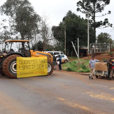 Em protesto, indígenas bloqueiam a RS-324 entre Ronda Alta e Três Palmeiras <!-- NICAID(16094840) -->