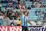 Poucos erros e falta de ritmo: como foi a estreia de Elkeson pelo Grêmio