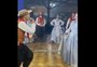 VÍDEO: dançarino de CTG faz surpresa e pede namorada em casamento com versos no RS