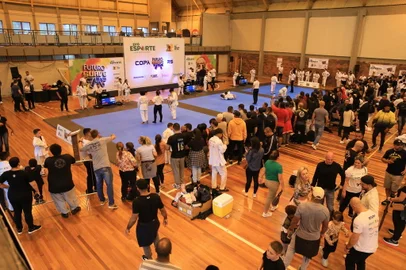 PORTO ALEGRE,RS,BRASIL.2024,04,13.Priemeira Copa Futuro Suave RS de Jiu-Jitsu, no CETE.(ronaldo beranardi/agencia rbs).<!-- NICAID(15734395) -->