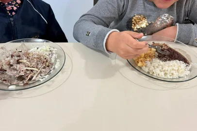 guia alimentação escola <!-- NICAID(16377876) -->